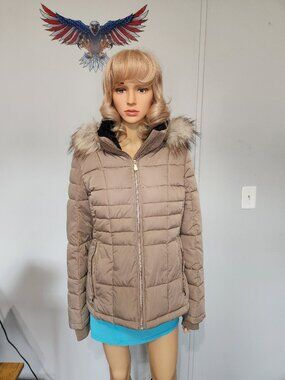 #817 Polyester/faux fur trimmed hood